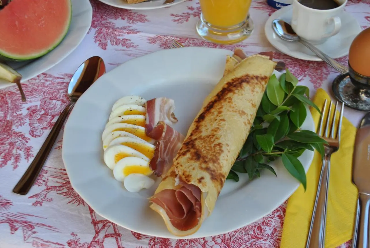 Villa Rafael Capoterra Bed & Breakfast